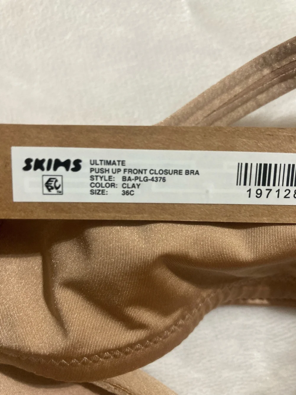 SKIMS Ultimate Front Closure Bra 36C - Picture 6 of 6
